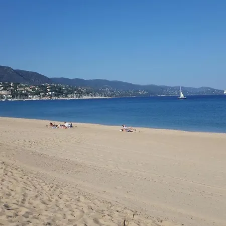 tahiti parc maisonnette climatisée 6 pers 2 chambre Casa vacanze Le Lavandou