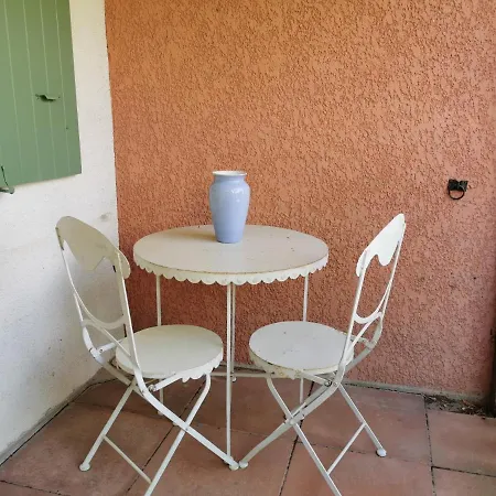 tahiti parc maisonnette climatisée 6 pers 2 chambre Casa vacanze Le Lavandou